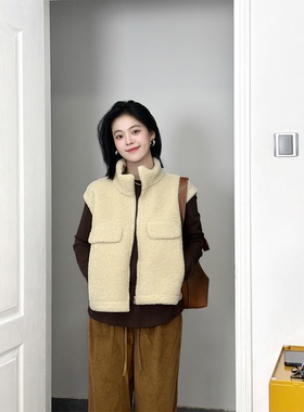 DEBBIE C 暖冬咩咩 韩系宽松立领羊羔马甲+纯棉T恤+灯芯绒长裤女