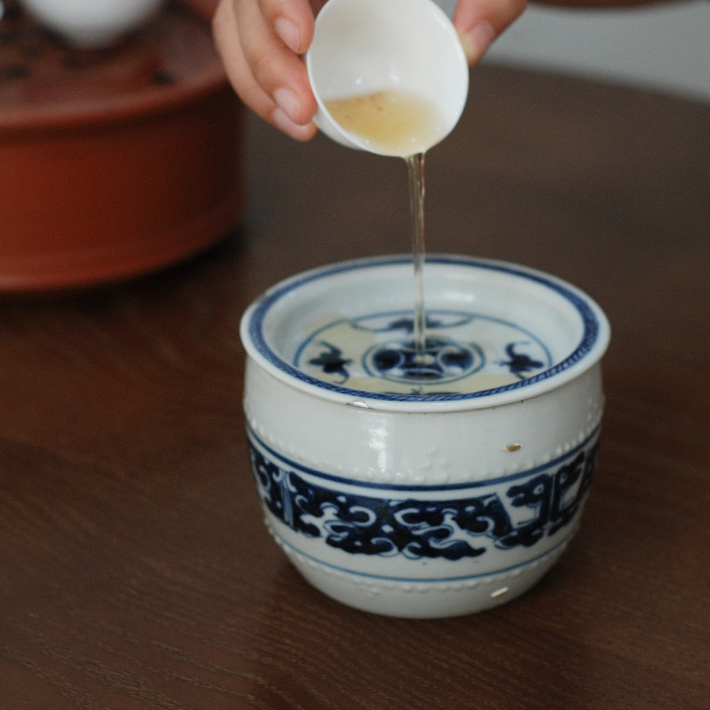 喜悦茶铺 清代乾隆福在眼钱 古玩夔龙纹小罐 建水茶渣斗锔瓷金缮