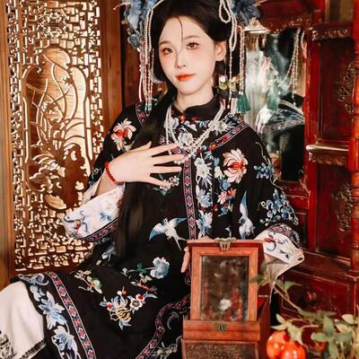 印花氅衣马面裙晋商少奶奶服装