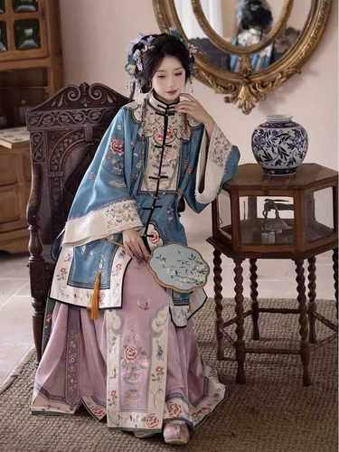 对襟衫马面裙套装清代服饰