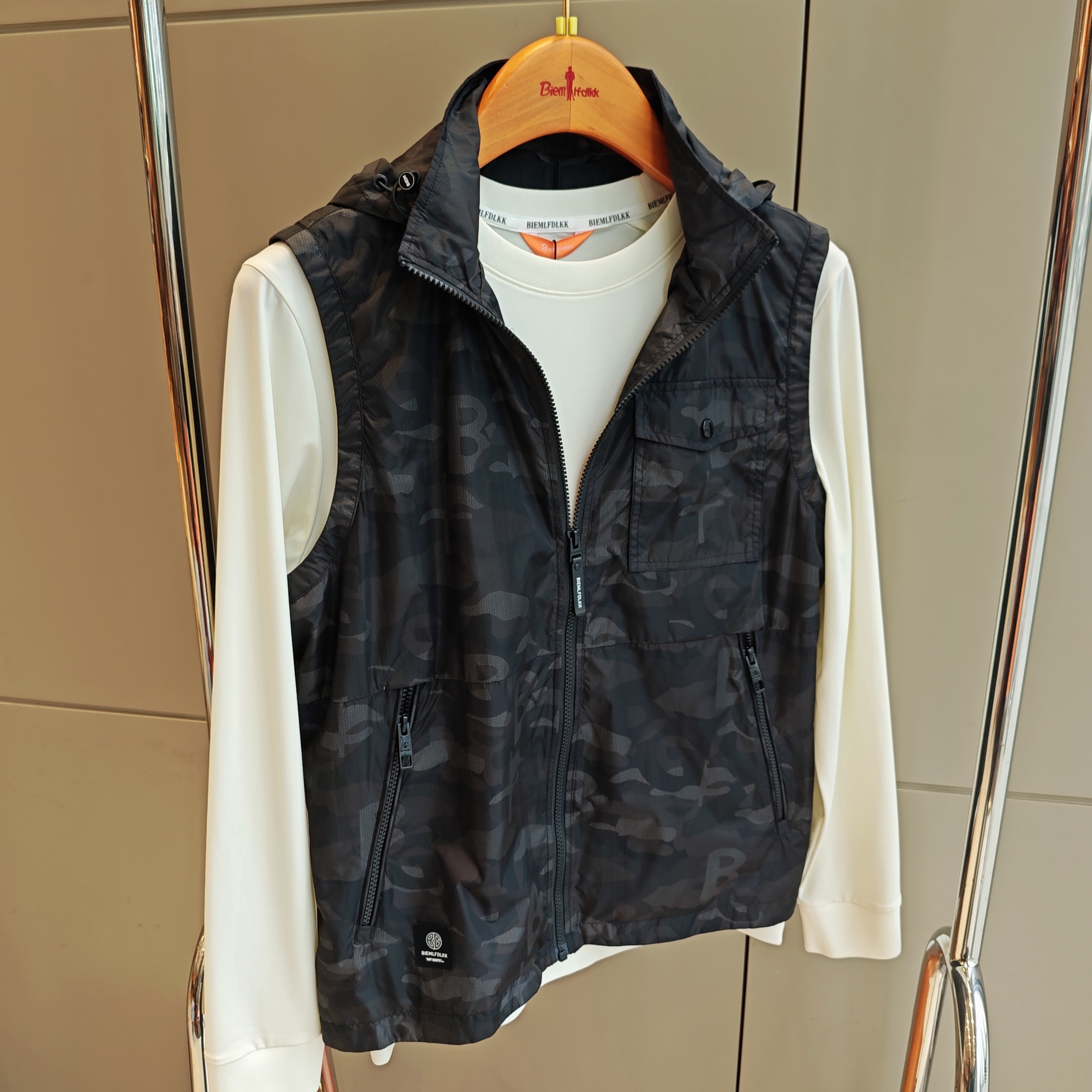 比音勒芬2025年春季新款男士马甲