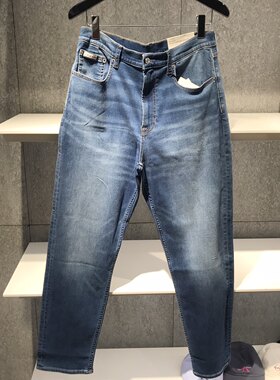 Calvin Klein 男士90s Taper锥形牛仔裤款号A4RG912G浅蓝水洗
