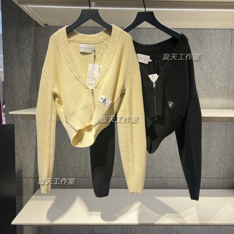 CK Jeans24春季新款女士简约绣标纯棉V领拉链针织开衫毛衫J222623
