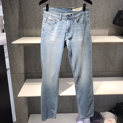 Calvin Klein 男士Slim修身浅蓝水洗牛仔裤 款号4RAB729