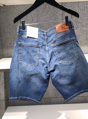 CK/Calvin Klein 男士标准直筒牛仔短裤中腰水洗五分裤A4RG914G