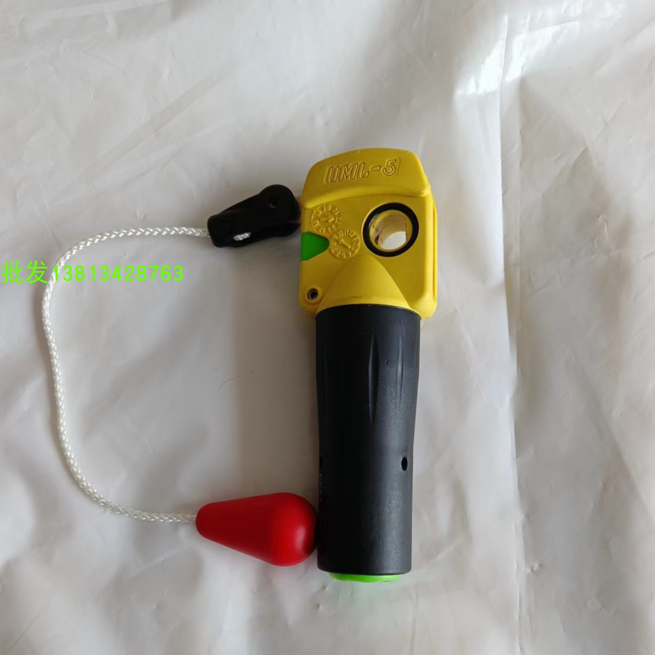 供应自动充气救生衣装置