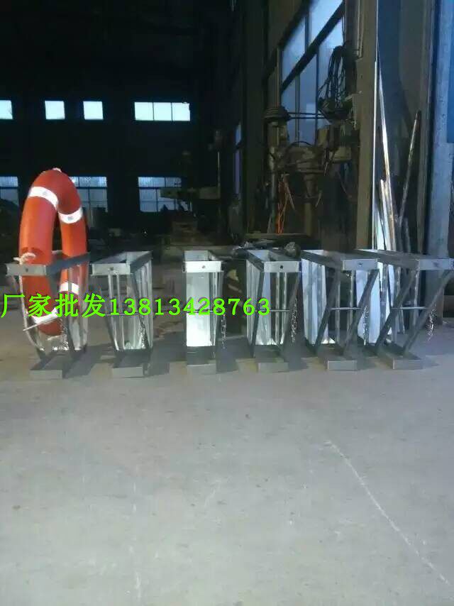供应船用不锈钢救生圈释放架