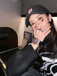 fm法兰克高级感女款手表男士酒桶穆勒满天星满钻情侣表一对表女表