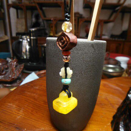 正品天然蜜蜡手机挂件包挂吉祥小印章挂饰假一赔十欢迎打假