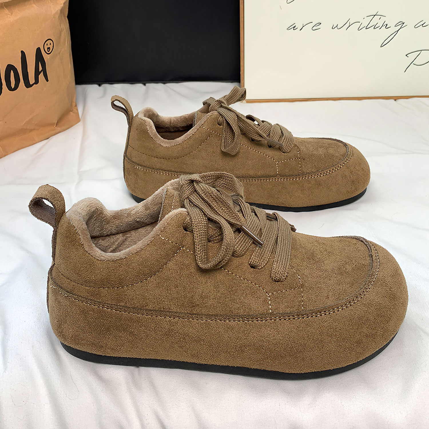驼色低帮加绒保暖小众休闲款板鞋