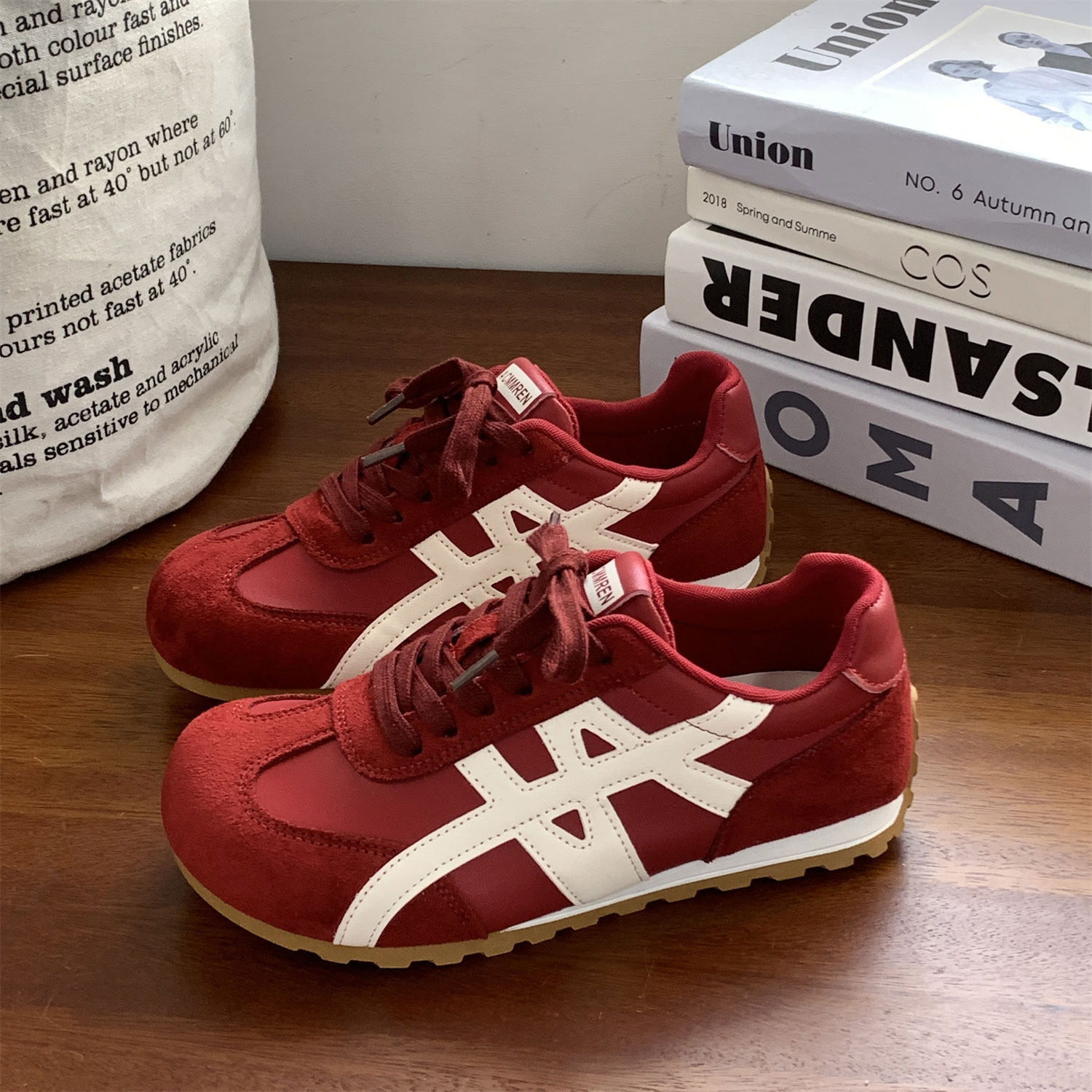 红色低帮时尚青春款复古韩版百搭系带潮流港风新款小众休闲款板鞋,女鞋,休闲板鞋,淘宝优惠券,粉丝福利购,淘宝优惠卷