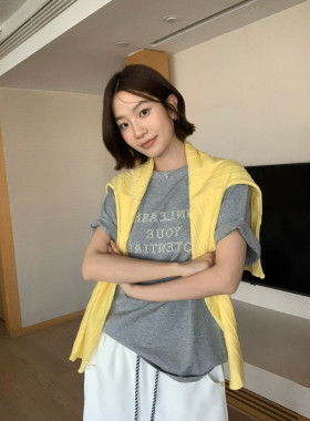 KITTIN韩系通勤简约时尚感ins博主风字母刺绣圆领短袖T恤上衣女春
