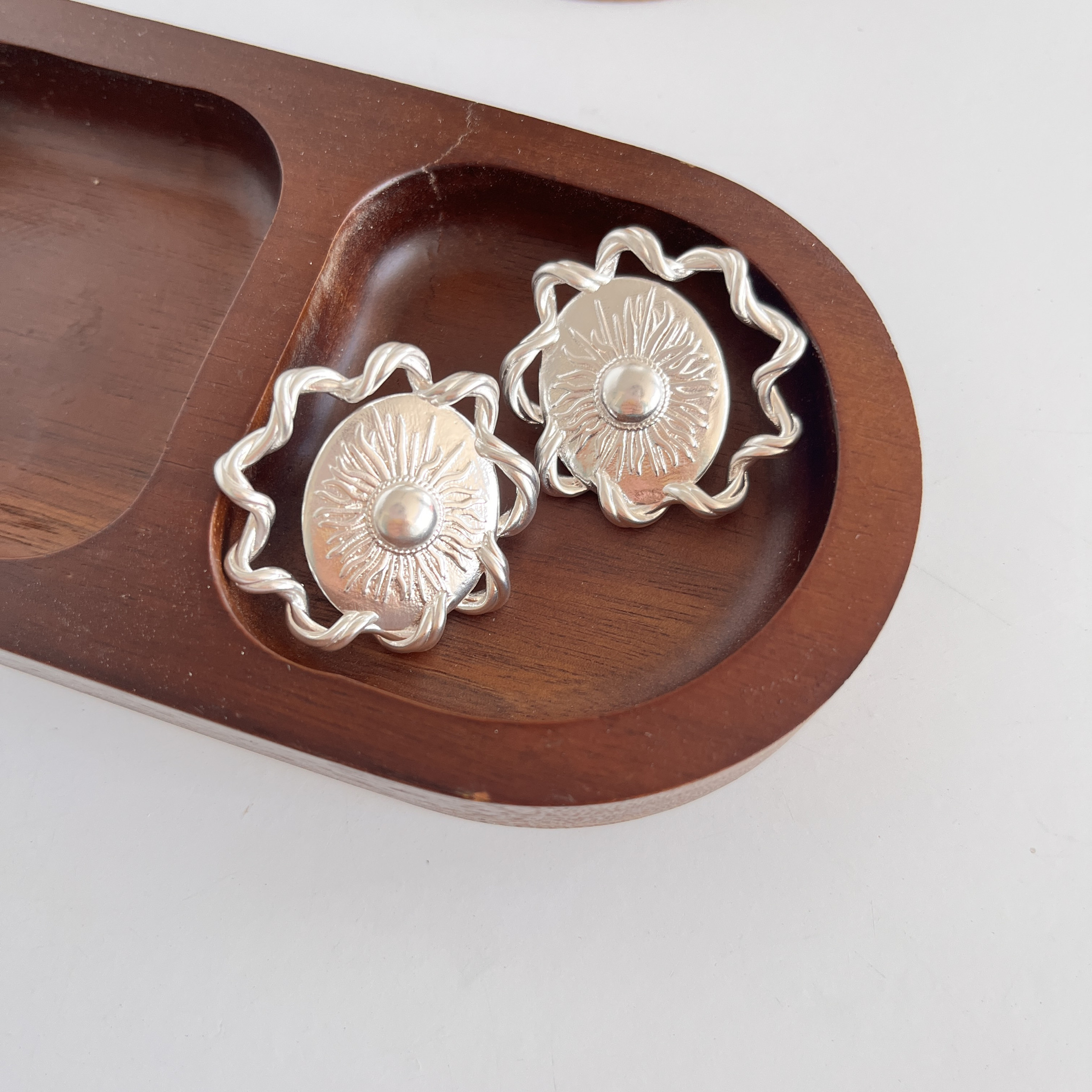 MONSE家浮光耳钉女夸张大气轻奢小众百搭高级感时尚耳饰2025新款