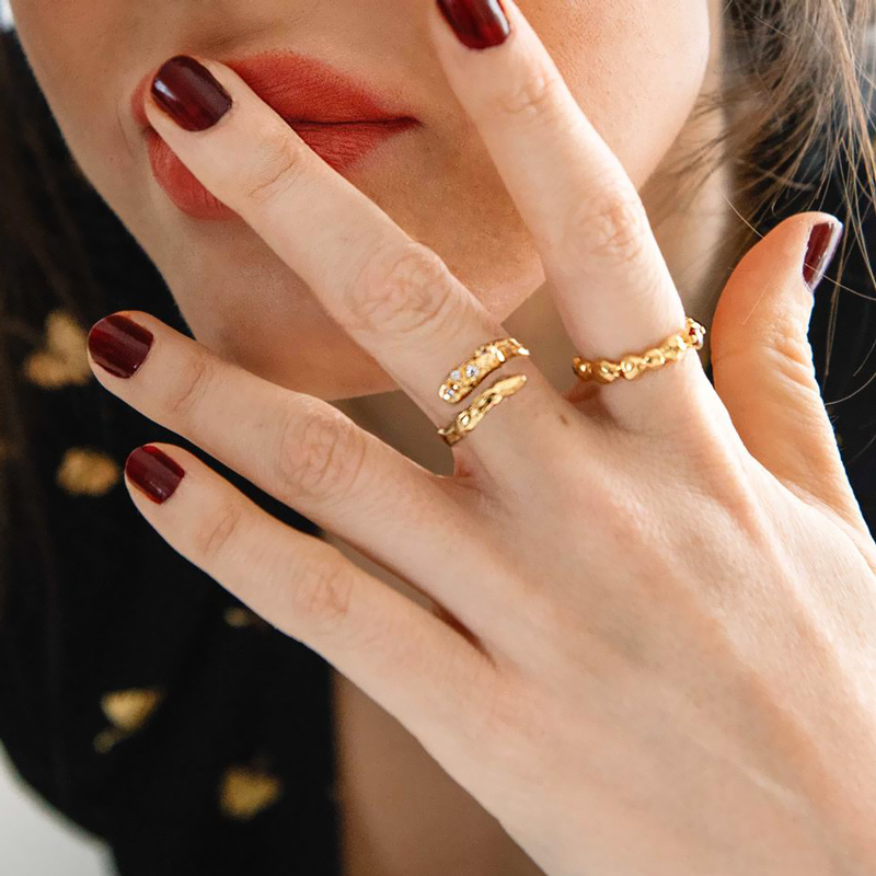 镶钻戒指时尚轻奢欧美蛇形缠绕