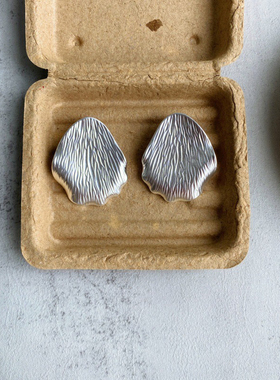 春夏新款花瓣Petal纹理耳环轻奢小众设计感时尚弧形耳钉耳饰配饰