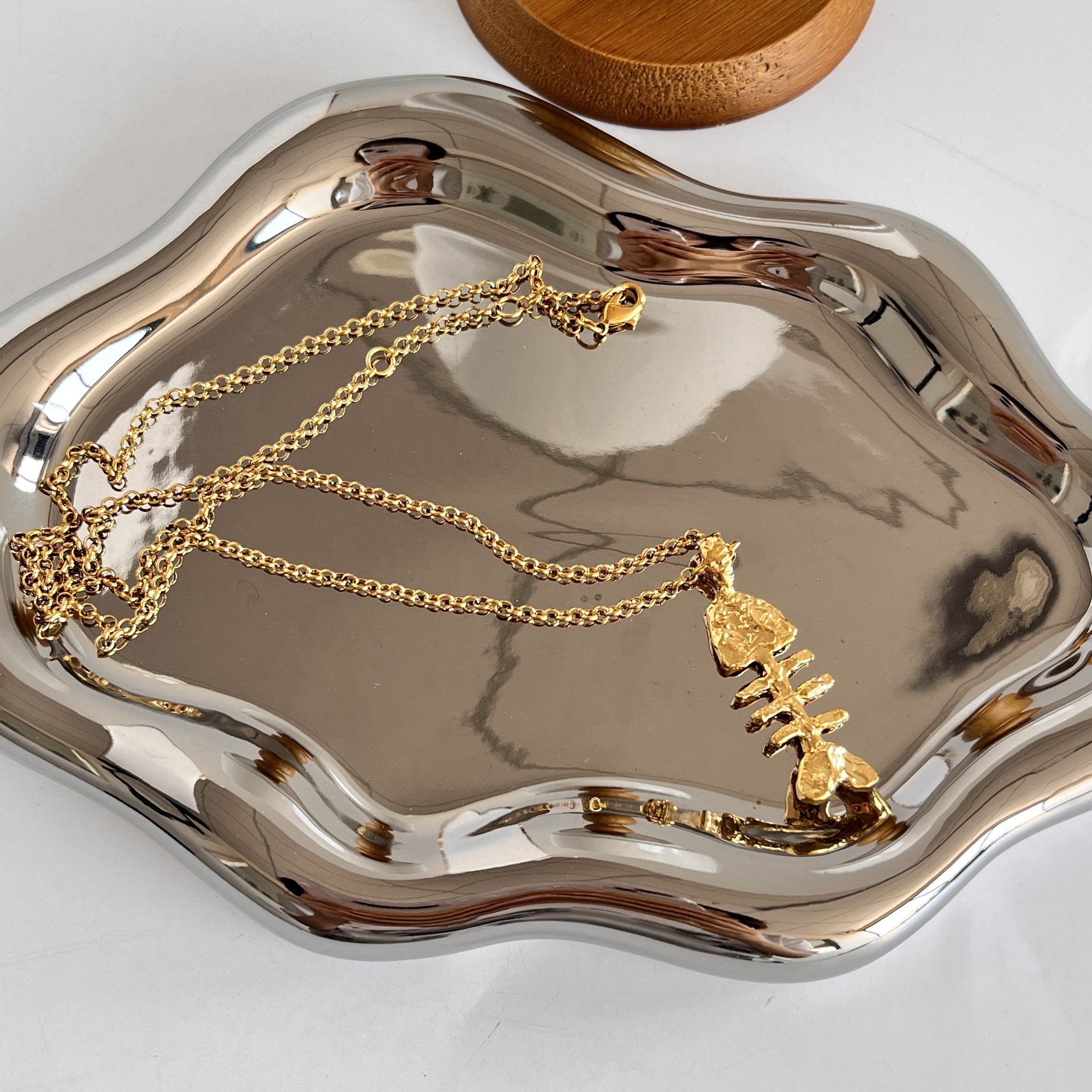 ALI*25年春夏新品英国工匠小众品牌简约时尚黄铜镀金鱼骨头项链女