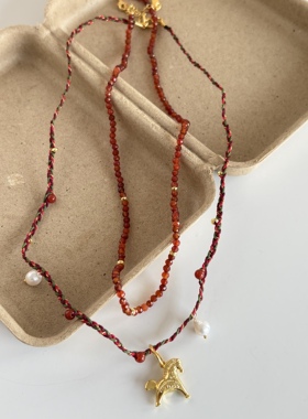 秋冬新款得意小马项链红绳编织毛衣链串珠叠戴新年小众轻奢高级感