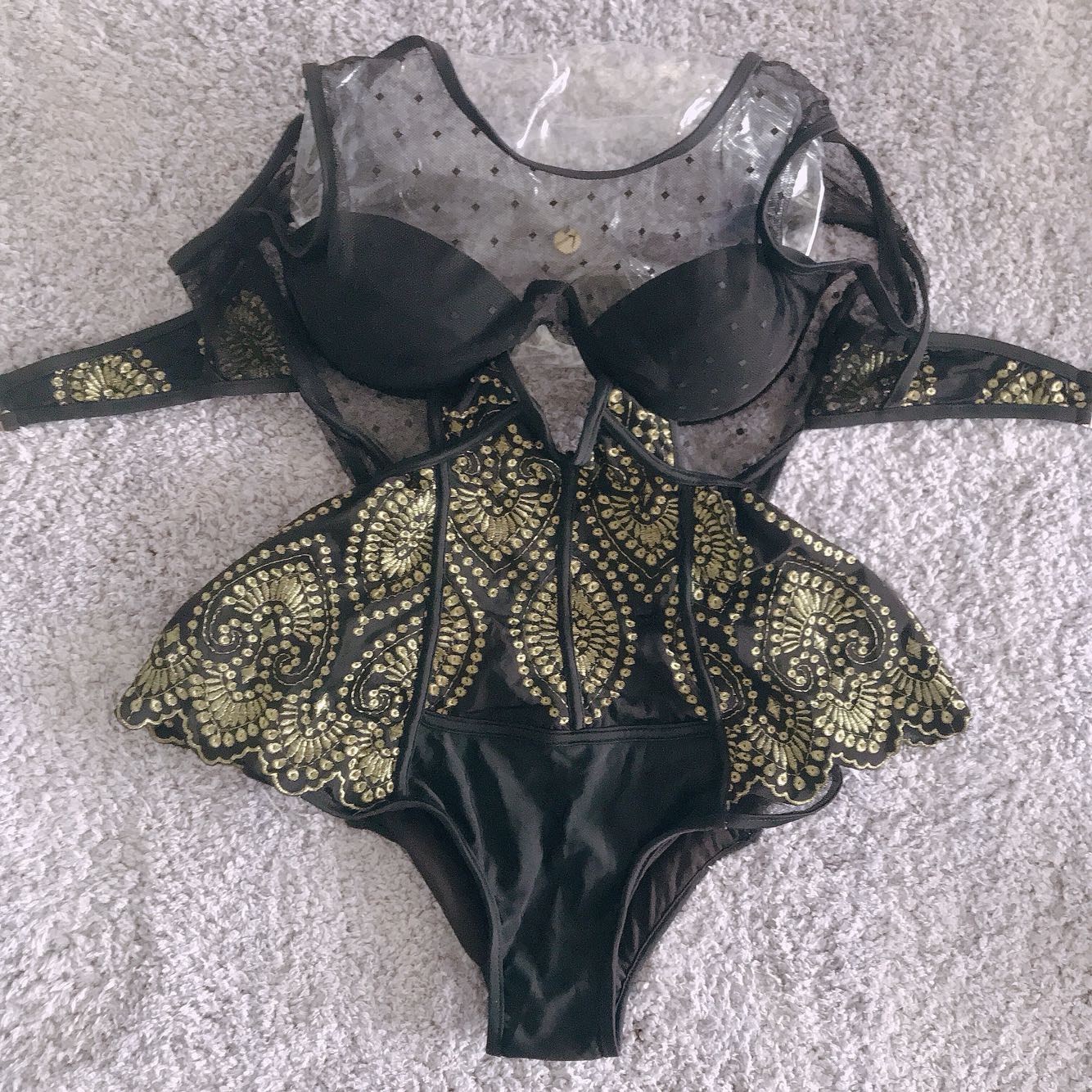 澳洲范高端Z欧美范走秀刺绣拼网纱镂空荷叶侧挖腰性感连体泳衣女