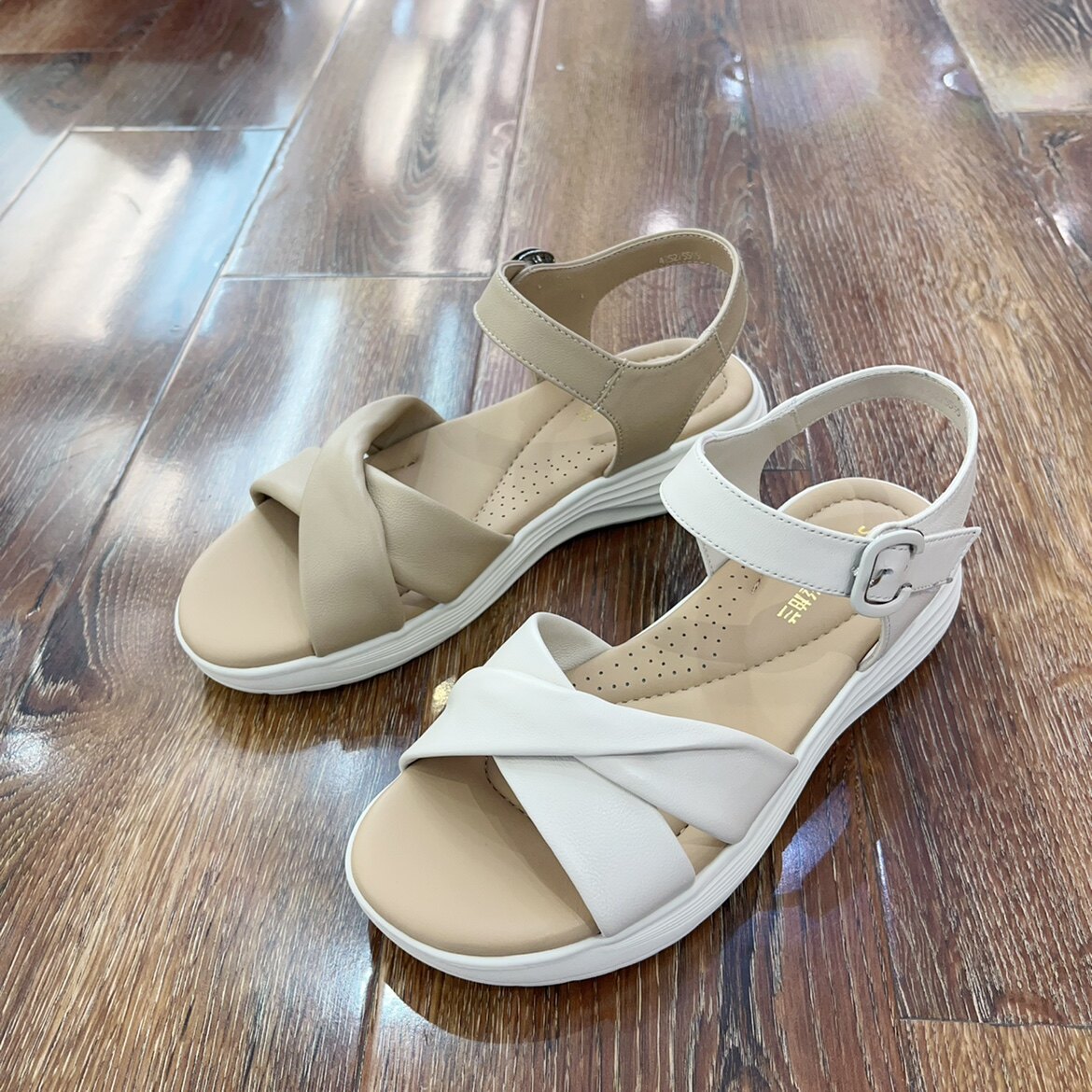 丝柏兰女鞋夏季新款凉鞋厚底休闲女士凉鞋厚底凉鞋摇摇底女鞋