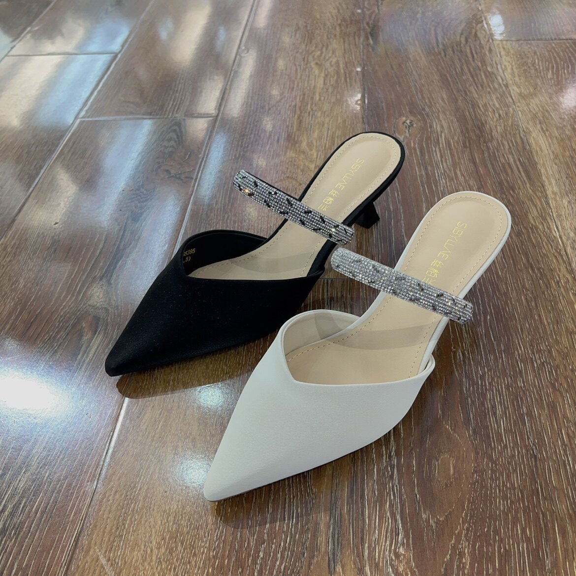 丝柏兰女鞋正品夏季新款时尚尖头凉拖时装女鞋软面后空晚晚鞋女