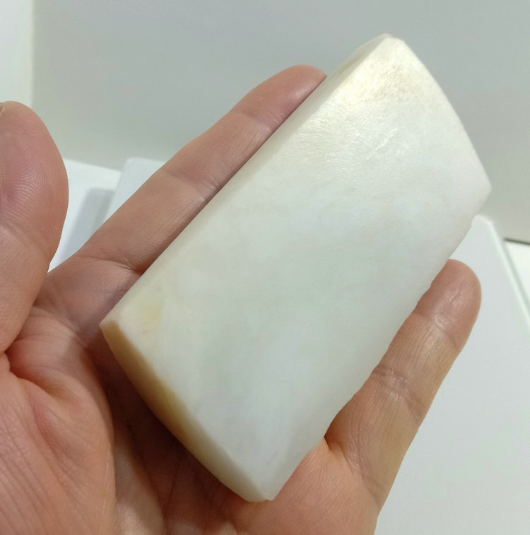 新疆和田玉一级白把件牌子细油润