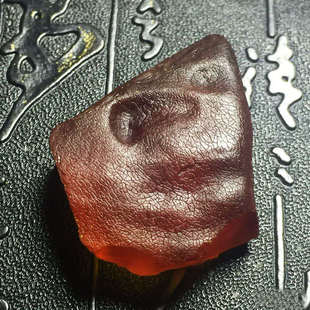 纯天然琥珀金珀原石带皮蜜蜡天然心形吊坠料假一罚十产地直销精品