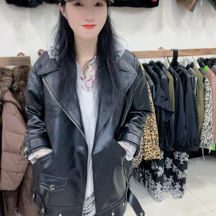 2025春新款真皮皮衣女中长款方领拉链机车服外套绵羊皮宽松黑色潮