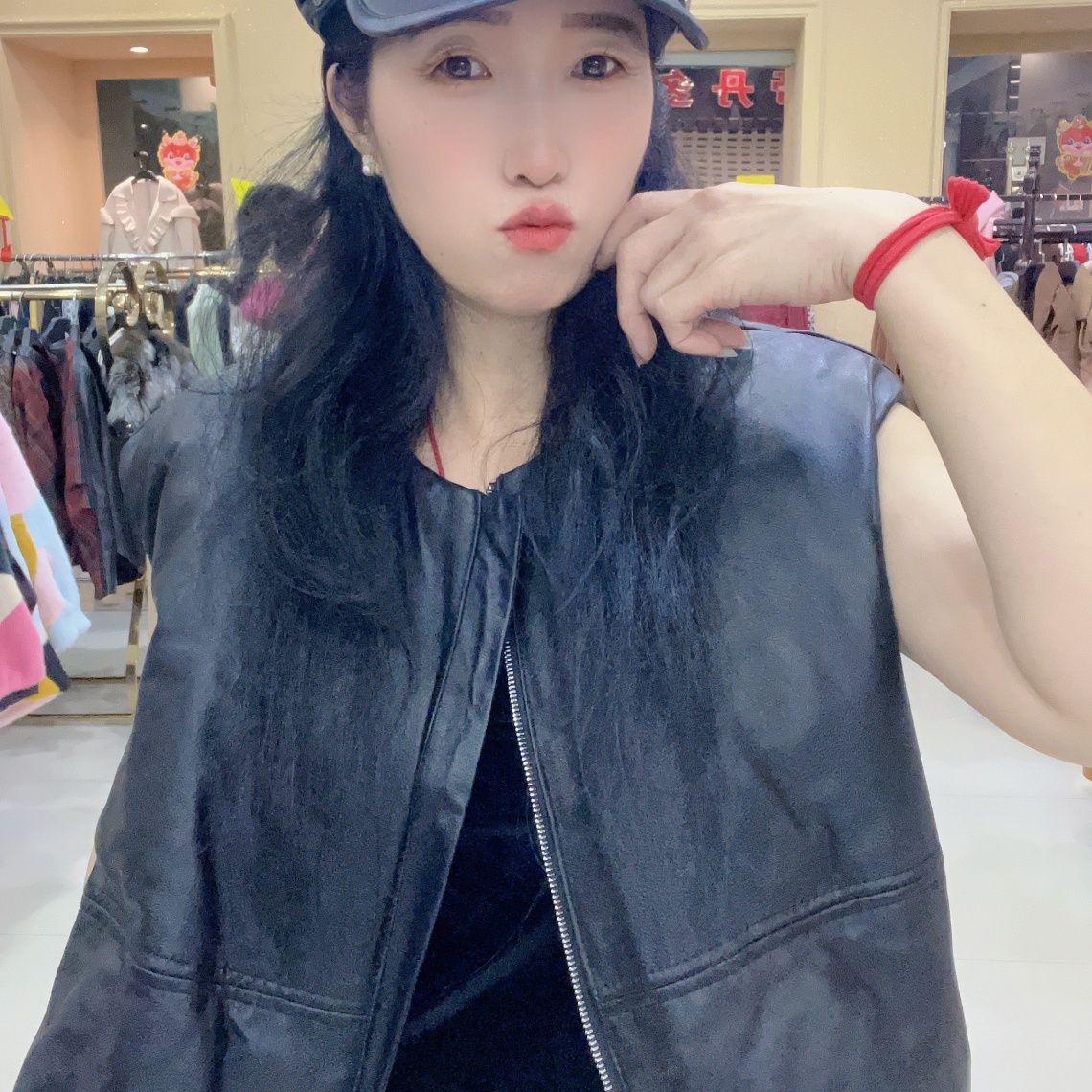 欧港妮短款皮羽绒马甲