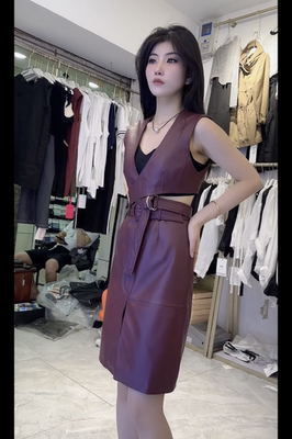 短款真皮马甲欧港妮V领