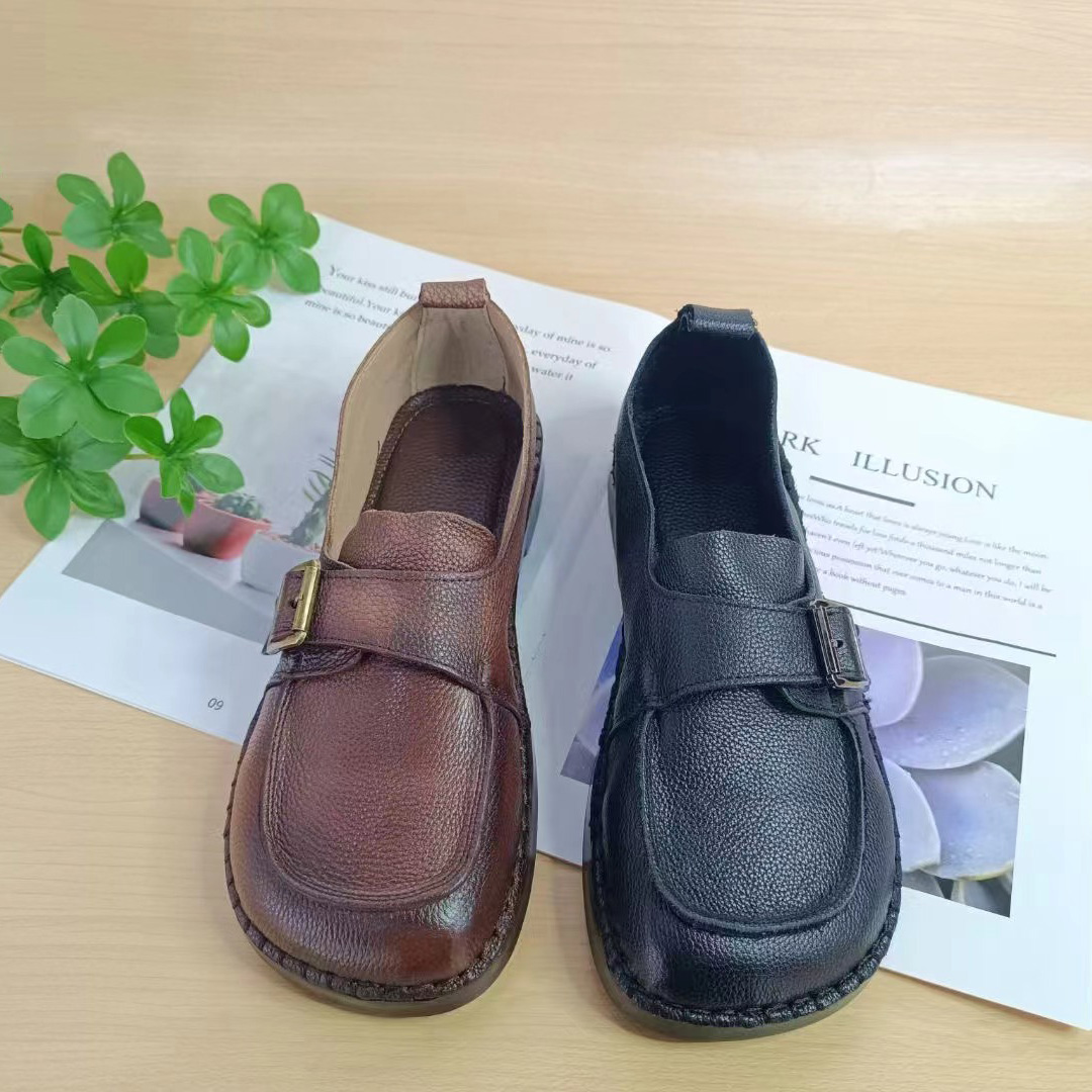 春季新款大码女鞋40-43真皮平底软皮软底圆头中口休闲单鞋妈妈鞋