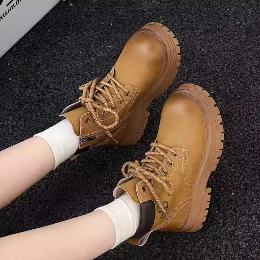 秋季大码女鞋40-43码真皮马丁靴短靴41 42百搭女靴单靴厚底超轻