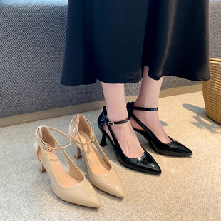 胖宽脚大码女鞋40-45码尖头细跟高跟鞋一字扣法式单鞋礼服鞋4243