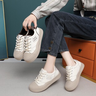 秋冬大码女鞋40-43码真皮休闲鞋41 42百搭绒里胖宽脚加肥大鞋子