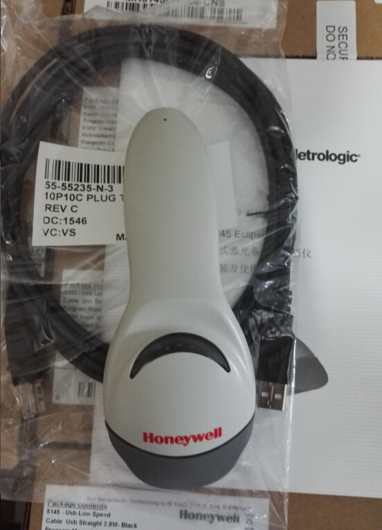 Honeywell MS5145是手持式单线激光扫描器,外形紧凑,适合商店应用。 这使得5145成为菜单式扫描、商品收银、文件处理和库存控制等应用场合的选择。可设置手动扫描和自动扫描(自动需要配合支架使用)。