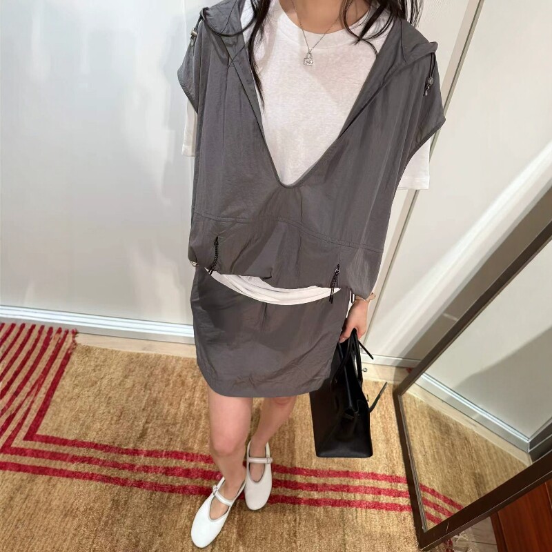 欧洲站2026夏季新款欧货时尚防晒连帽马甲T恤短裙三件套休闲套装