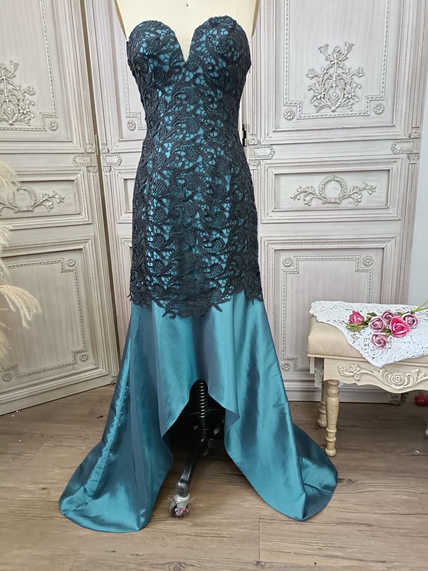 0602b    L码水溶花镂空抹胸拖地晚礼服