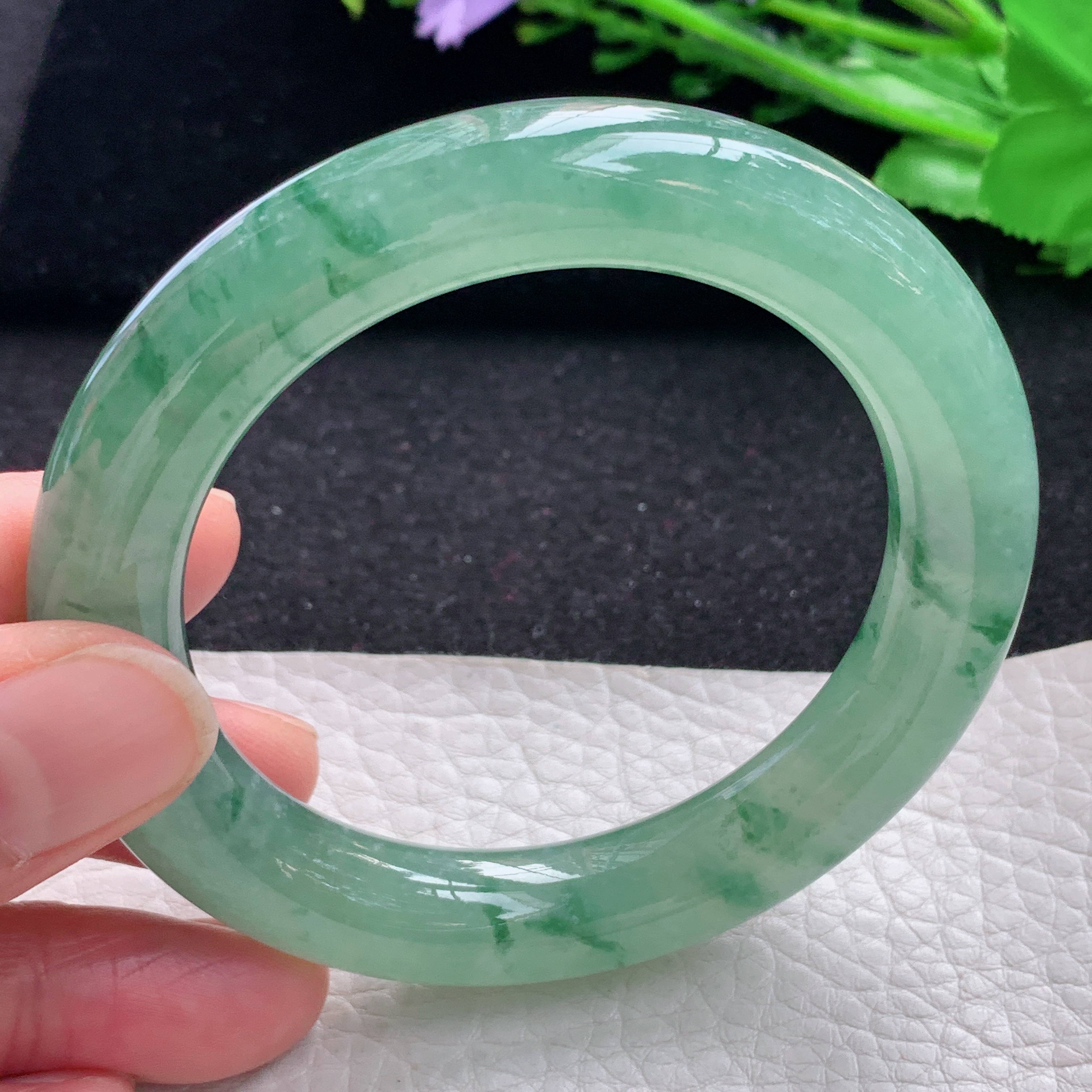 xo收藏级55*11.2美人镯 缅甸翡翠a货玉手镯冰绿飘花圆条玉手环