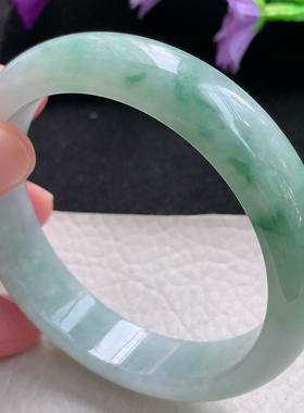 js自然光58*14*7.5平安镯 天然翡翠手镯飘绿正圈宽边镯子玉手环