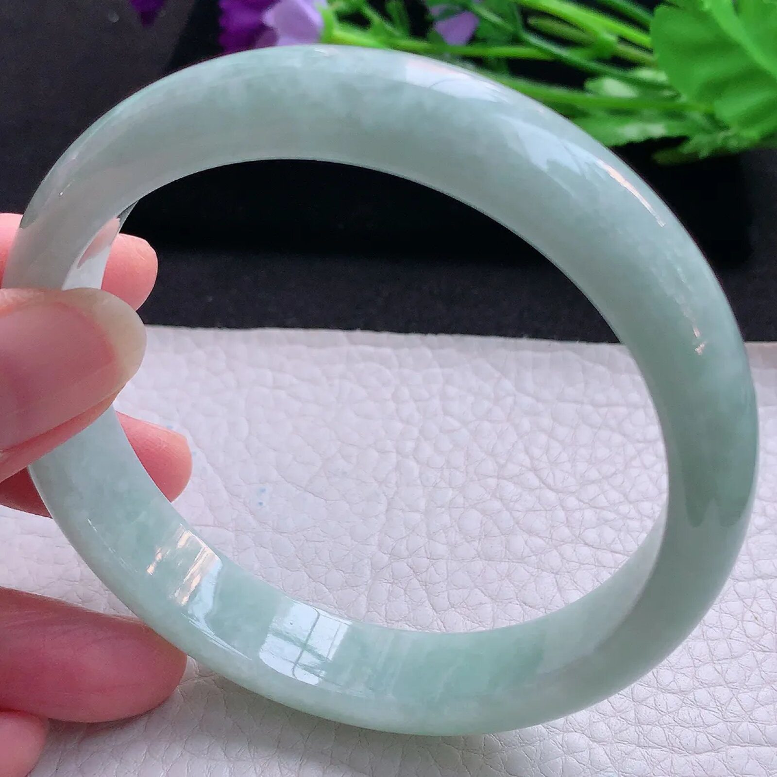 ll大圈口66*13.6*8.2平安镯 缅甸翡翠A货玉手镯浅绿水润宽边手环