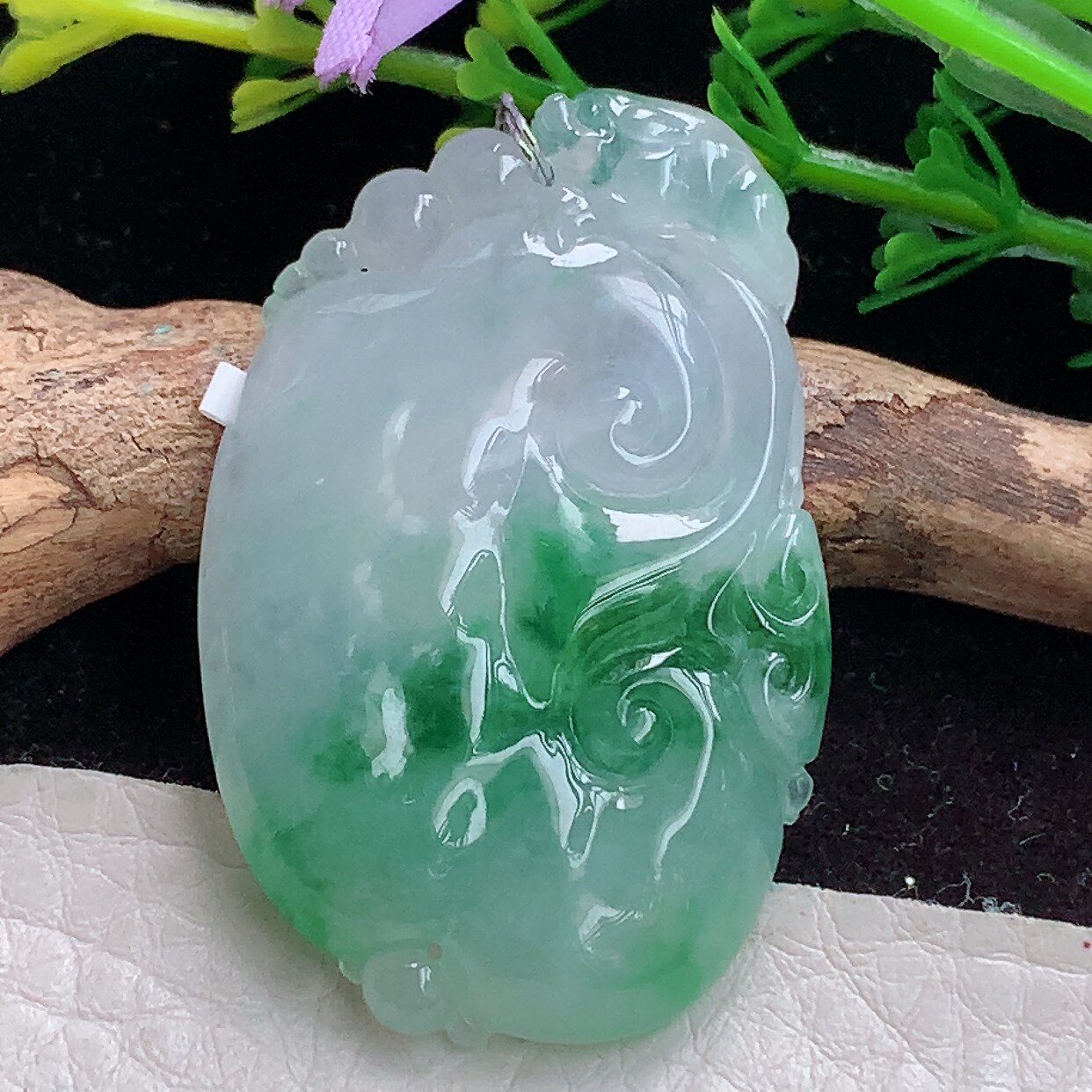 qxm实拍43*27.8*5.5特色天然缅甸翡翠飘绿随形如意玉挂件 玉吊坠