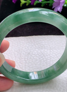 js实拍58*12.3*8.3镯 天然缅甸冰油绿宽边翡翠玉手镯 玉手环首饰