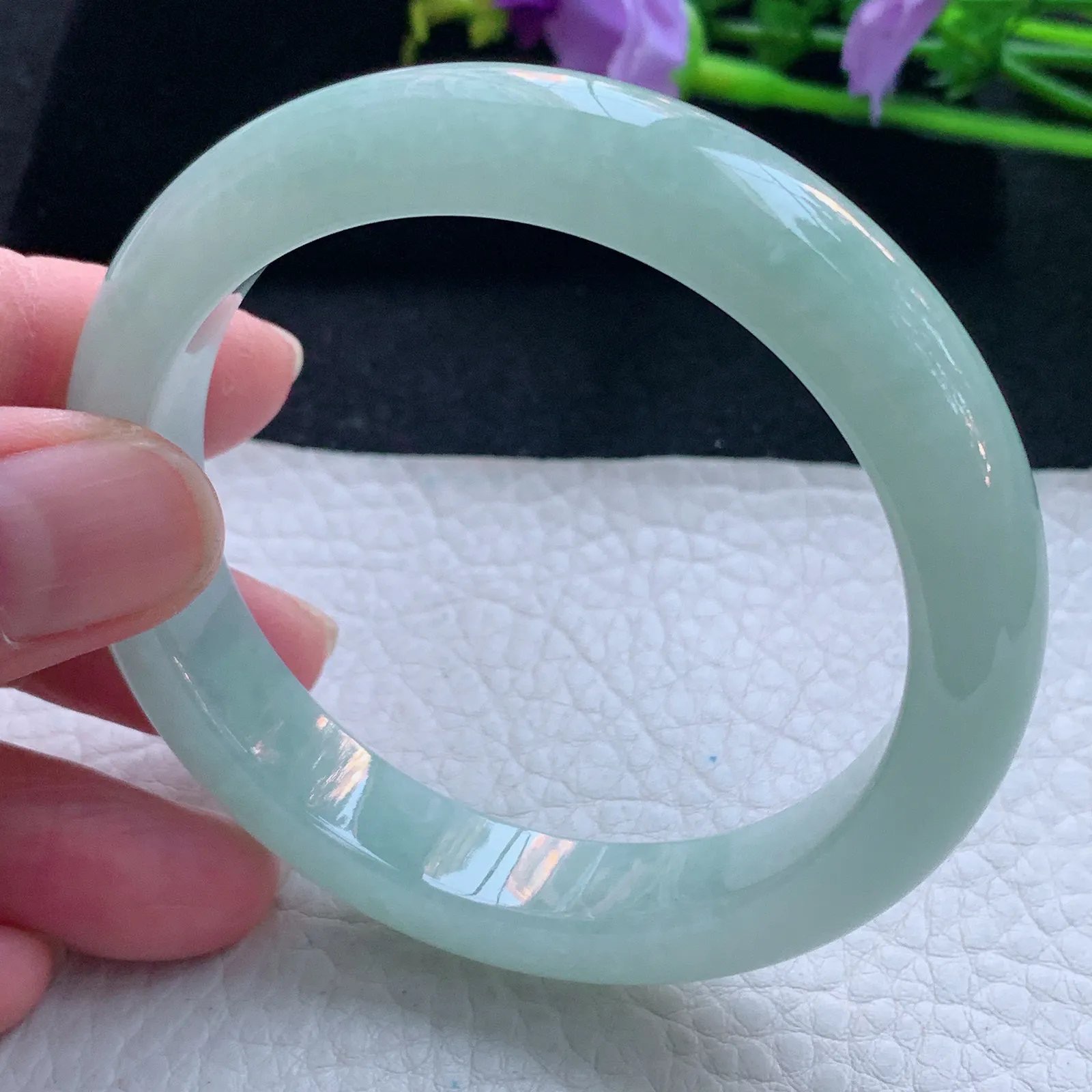 xx自然光56*11.5*8平安镯 缅甸翡翠玉手镯清新浅绿宽边玉手环