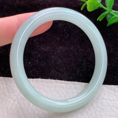 n自然光小圈口52缅甸翡翠A货清新秀美圆条玉手镯 美人镯52*8*7.8