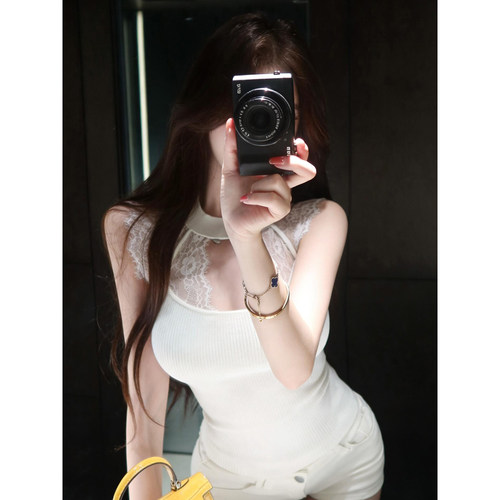 Hot Take 穿搭所 蕾丝拼接吊带背心女夏新款修身显瘦时髦百搭上衣