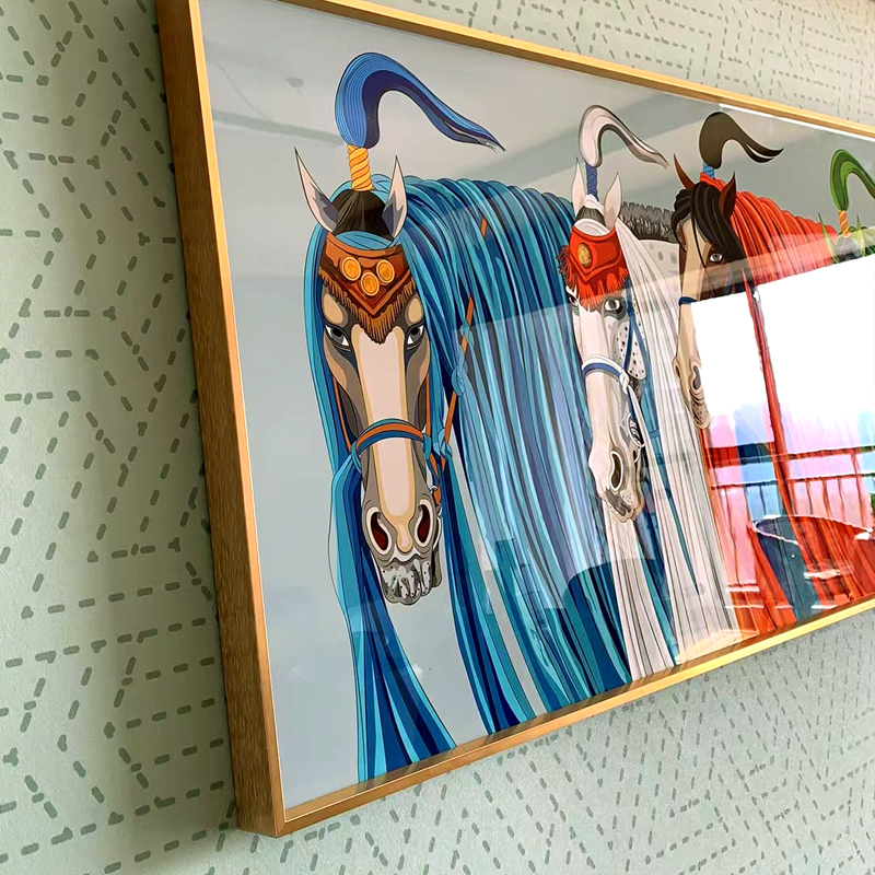 骐牧歌蒙古风马装饰画金色外框现代高端晶瓷手绘家居软装时尚微喷图片