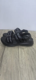 nuovo 外贸原单女鞋休闲凉鞋35 36 37 38 39 40少量，