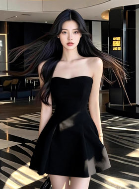 辣妹性感抹胸黑色露肩连衣裙女