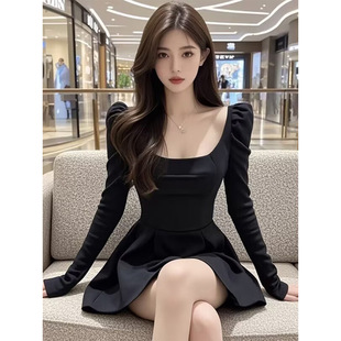 辣妹性感方领长袖连衣裙女新款收腰显瘦气质纯欲高级短款A字裙子