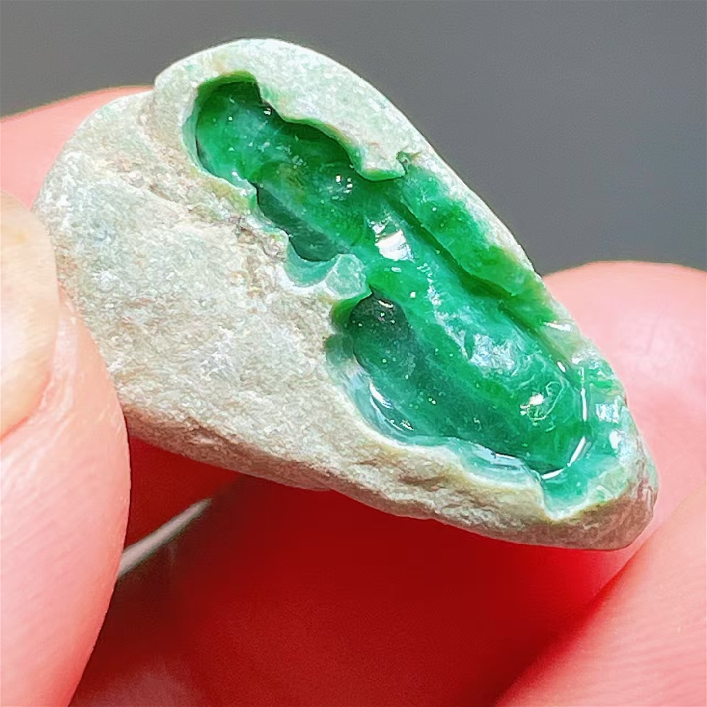 A76 精品缅甸天然翡翠原石老坑后江场口色料戒面料  重8克