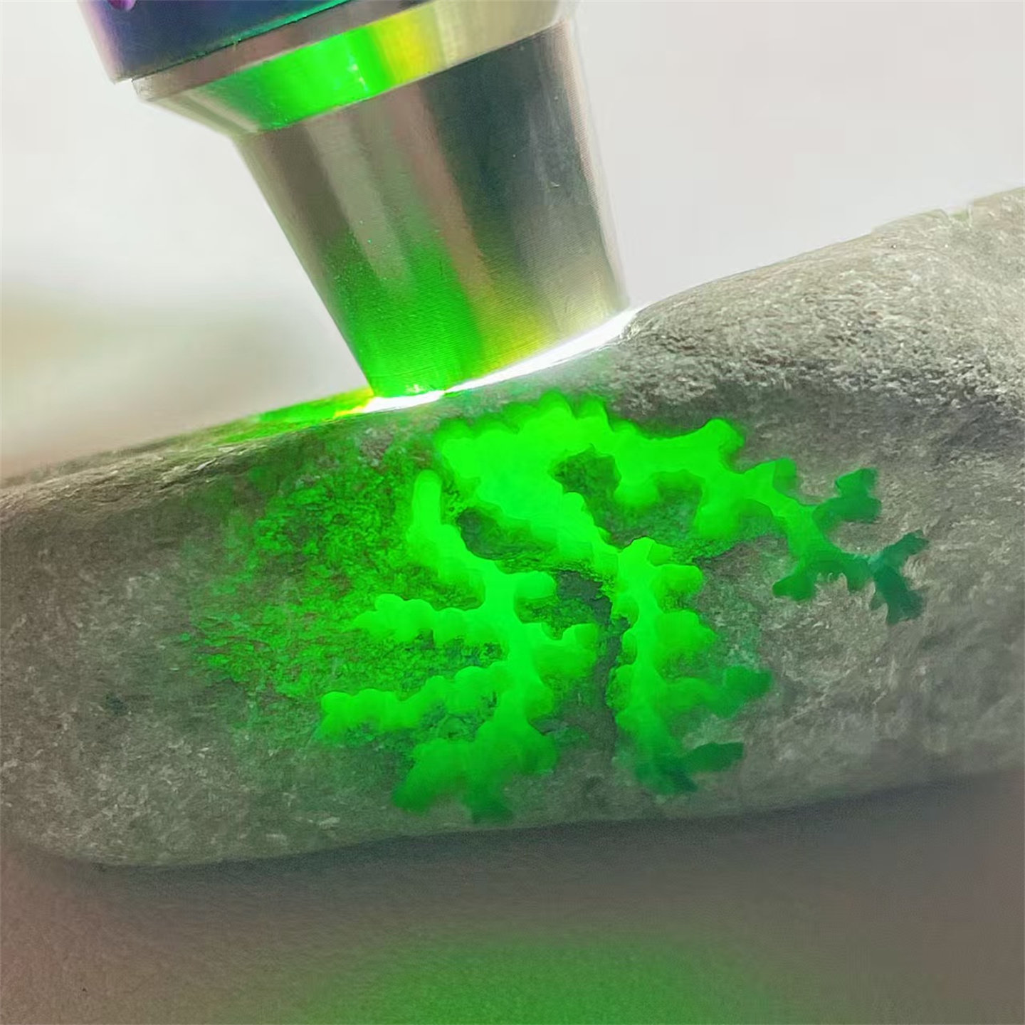 A3 精品缅甸天然翡翠原石老坑后江场口色料戒面料  重115克